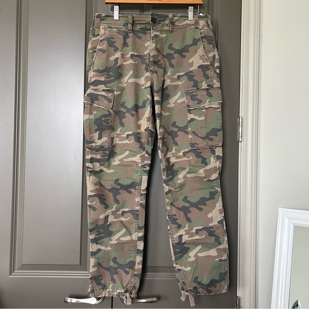 AE Flex Men's Camouflage Cargo Pants